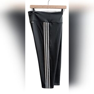 🆕 Women's SIZE XL Black & White High Rise Cropped Athletic Tights